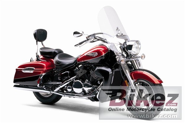 Big Yamaha royal star tour deluxe picture and wallpaper from Bikez.com